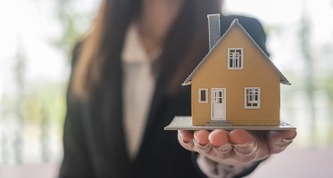 Haus Gegen Pflegeversprechen Vertrag Gilt Trotz Fruhen Todes